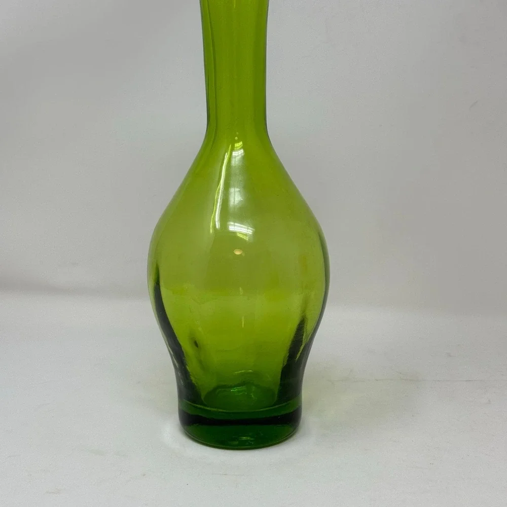 Vibrant Green Glass Vase Fluted Rim Tall Neck‎ Modern Decor Accent Statement Pc